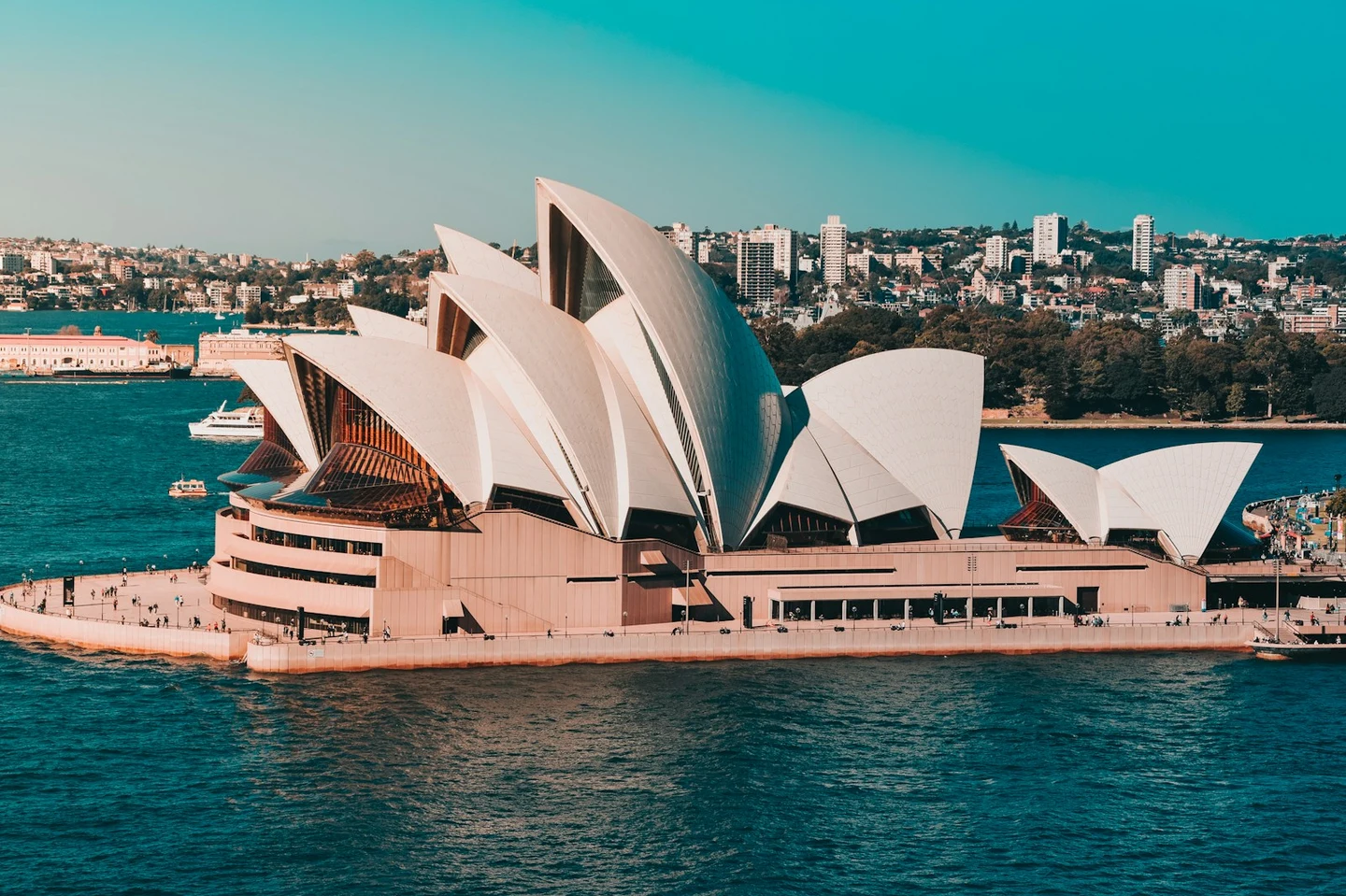 Luftaufnahme des Sydney Opera House am Hafen