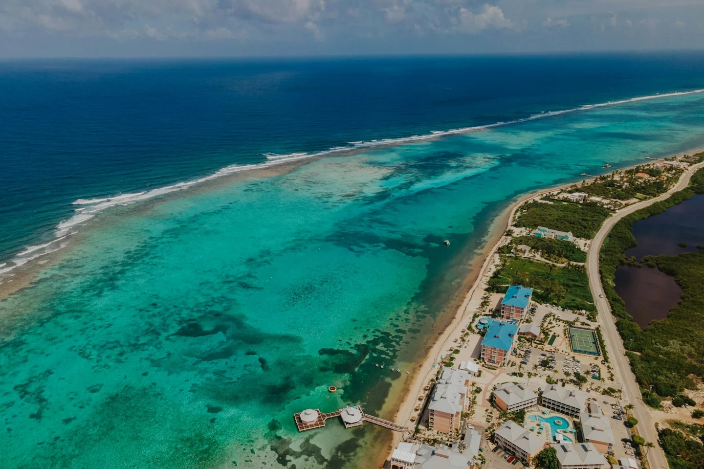 Das Riff vor dem East End von Grand Cayman aus der Luft