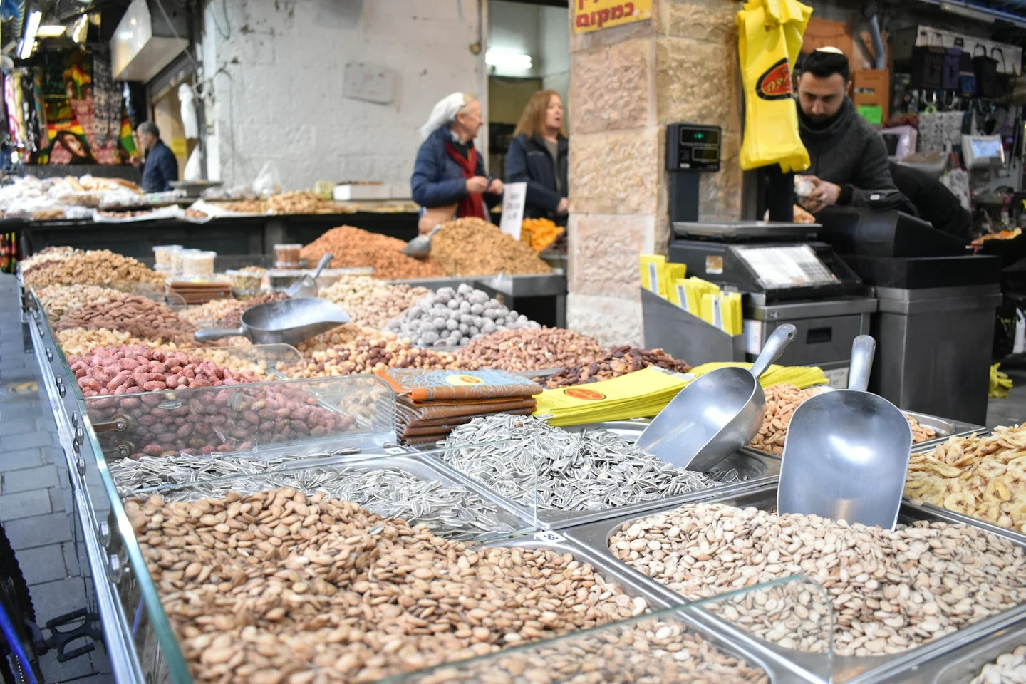 Gasse mit Marktständen in Jerusalem
